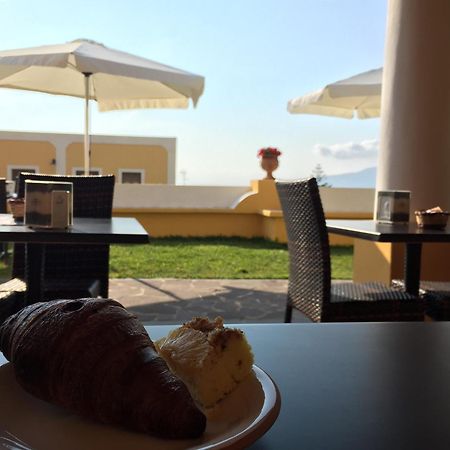 Hotel Arcangelo - Salina ซานตา มาริน่า ซาลินา ภายนอก รูปภาพ