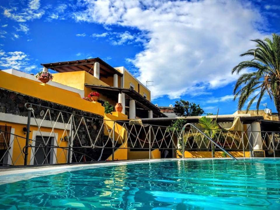 Hotel Arcangelo - Salina ซานตา มาริน่า ซาลินา ภายนอก รูปภาพ