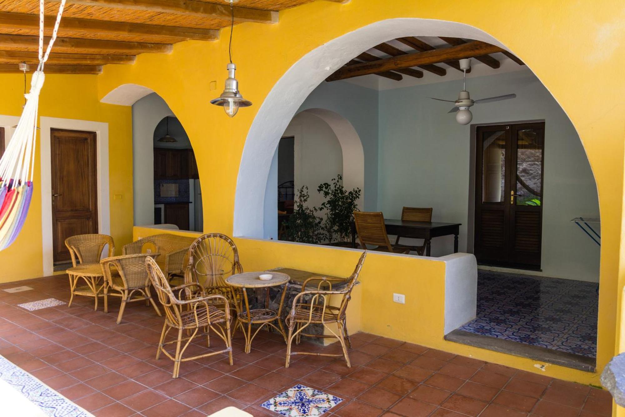 Hotel Arcangelo - Salina ซานตา มาริน่า ซาลินา ภายนอก รูปภาพ