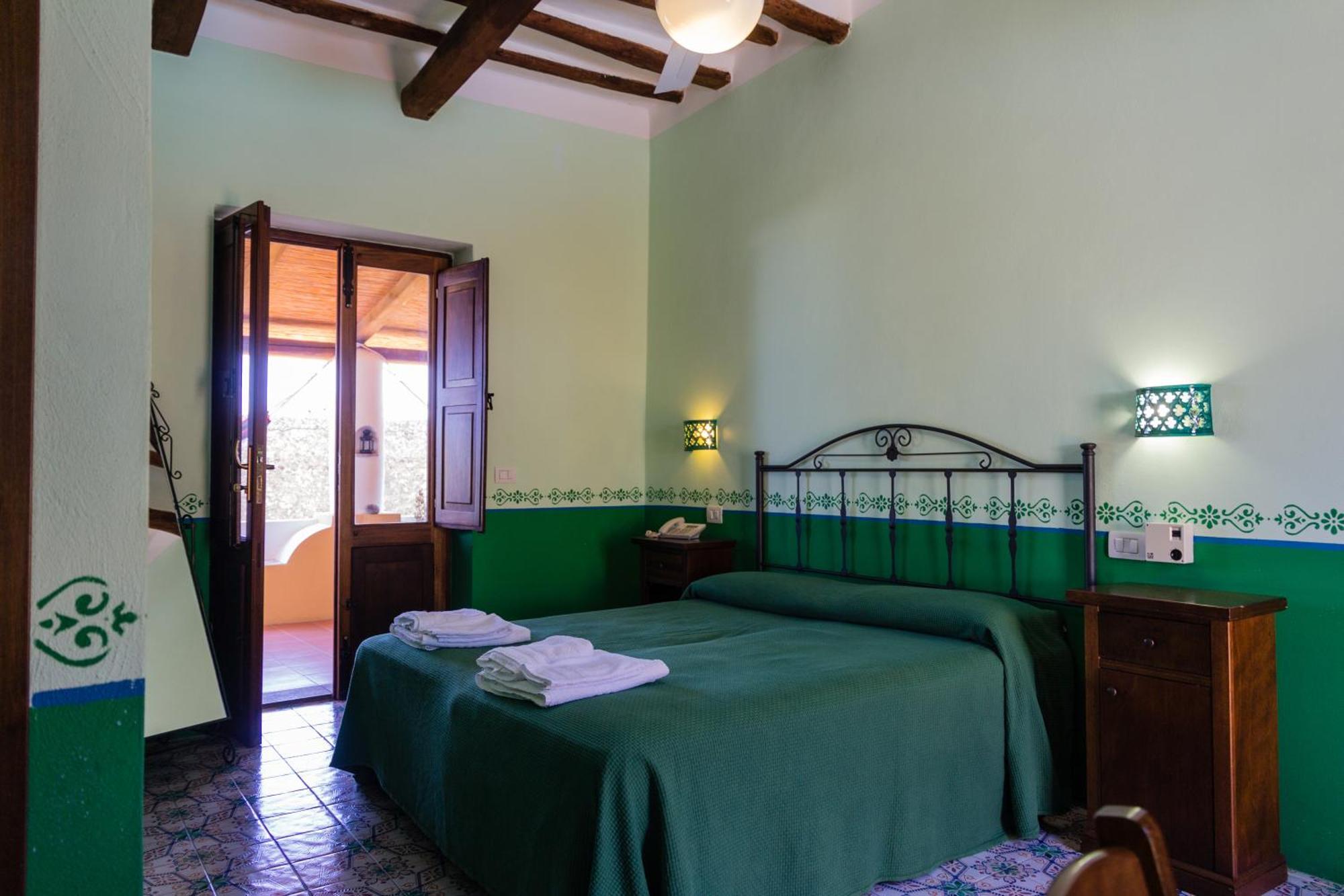 Hotel Arcangelo - Salina ซานตา มาริน่า ซาลินา ภายนอก รูปภาพ