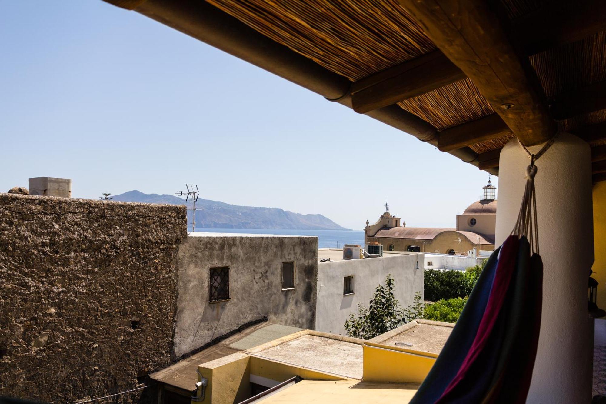 Hotel Arcangelo - Salina ซานตา มาริน่า ซาลินา ภายนอก รูปภาพ