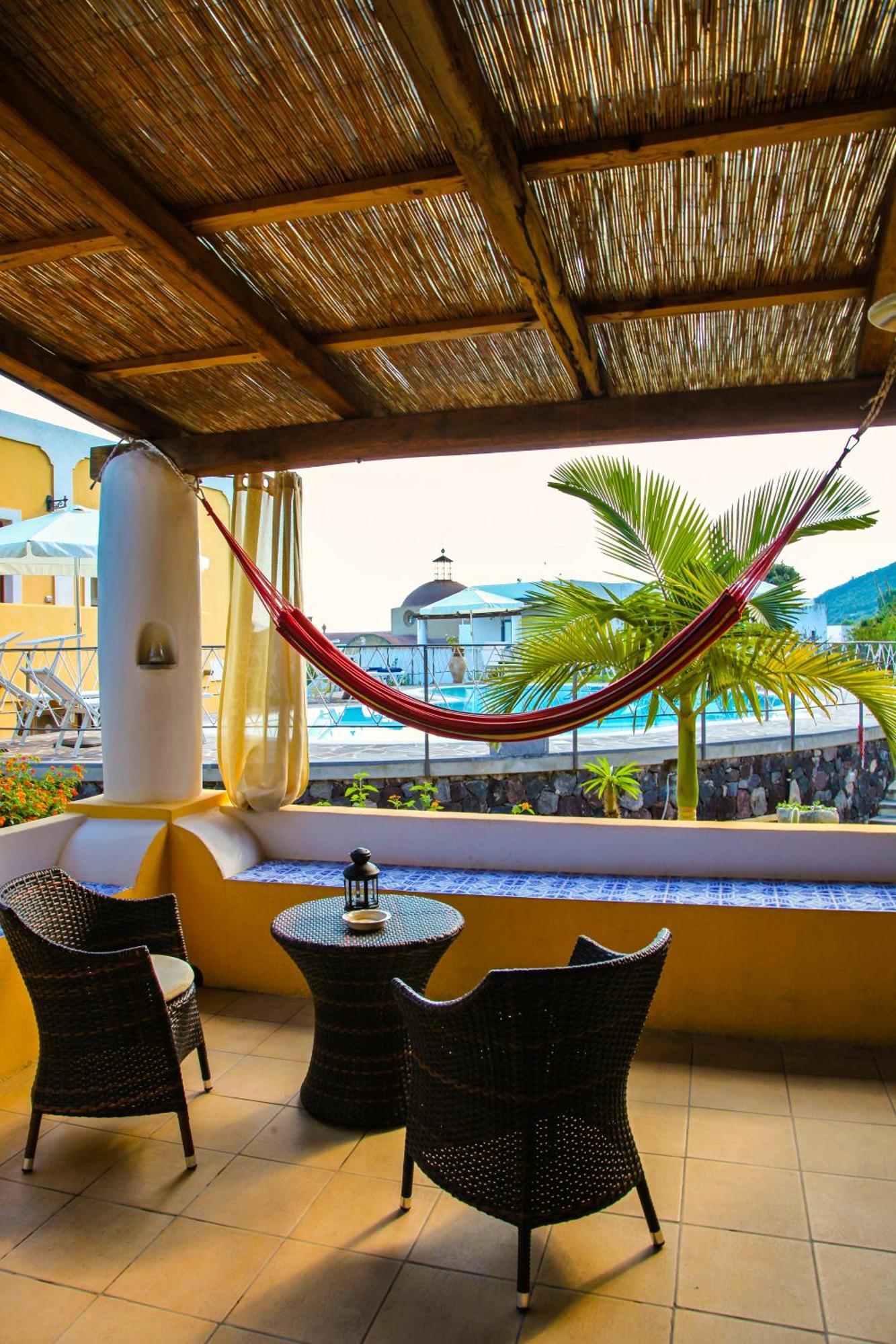 Hotel Arcangelo - Salina ซานตา มาริน่า ซาลินา ภายนอก รูปภาพ