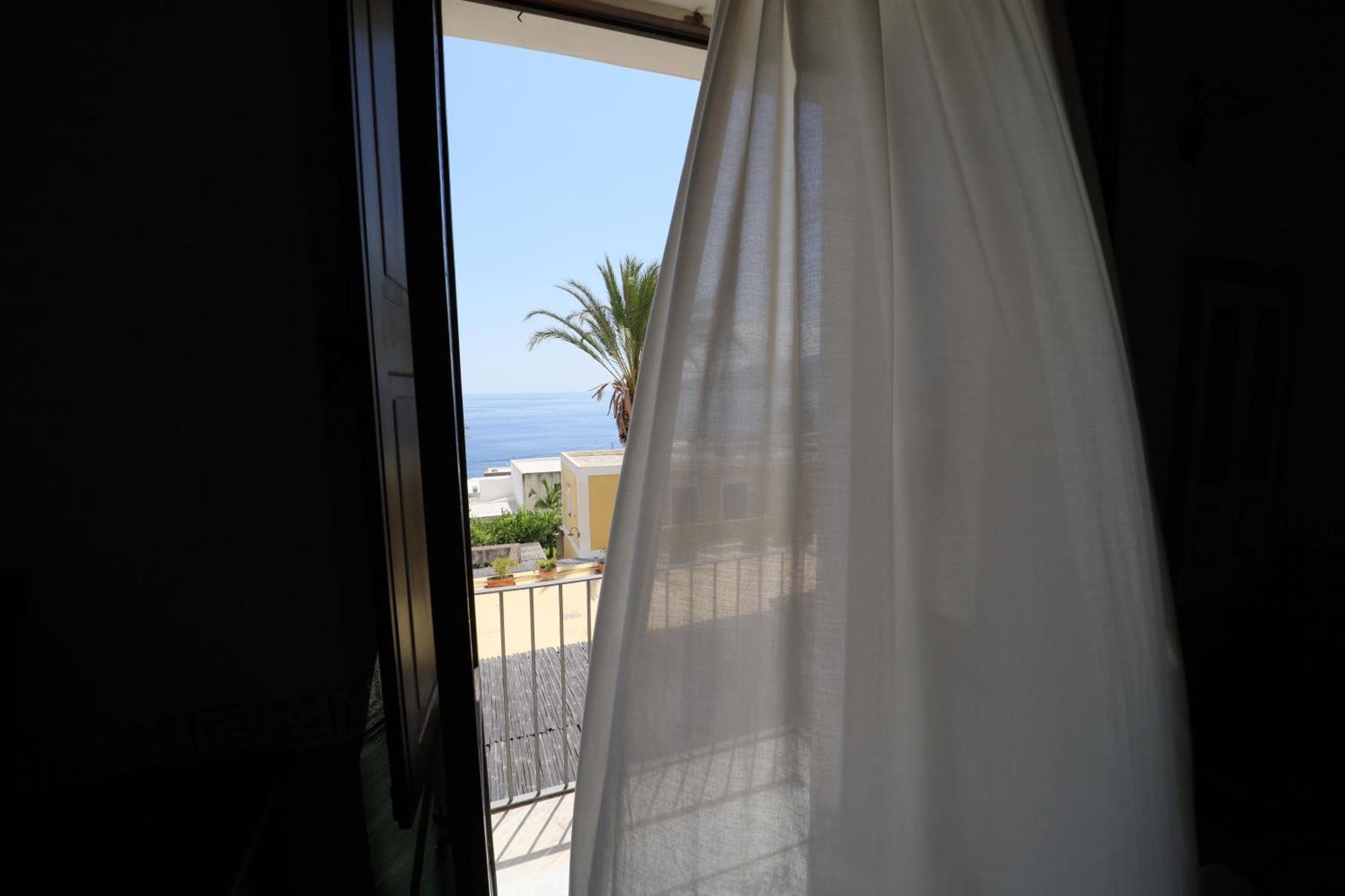Hotel Arcangelo - Salina ซานตา มาริน่า ซาลินา ภายนอก รูปภาพ