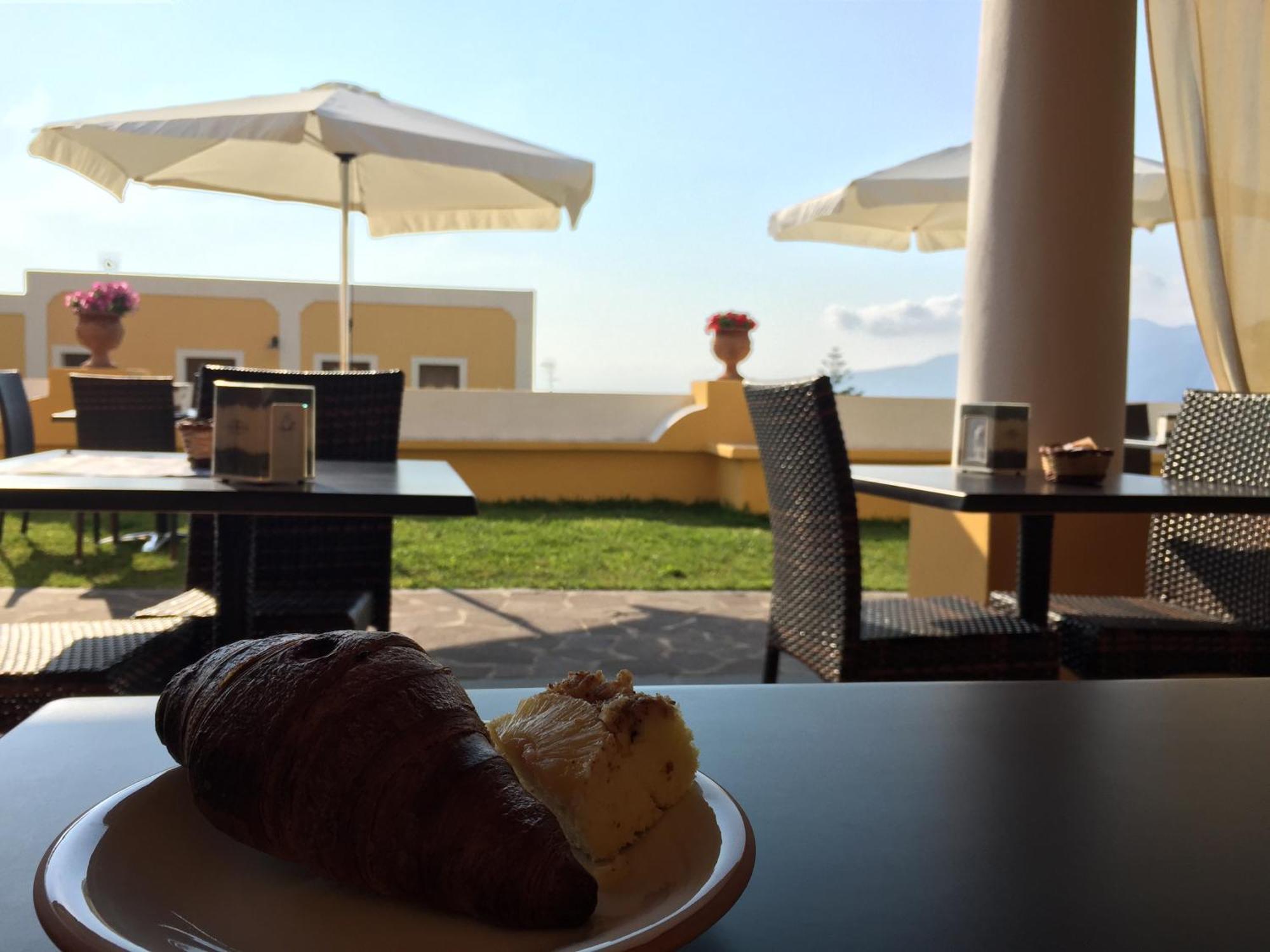 Hotel Arcangelo - Salina ซานตา มาริน่า ซาลินา ภายนอก รูปภาพ