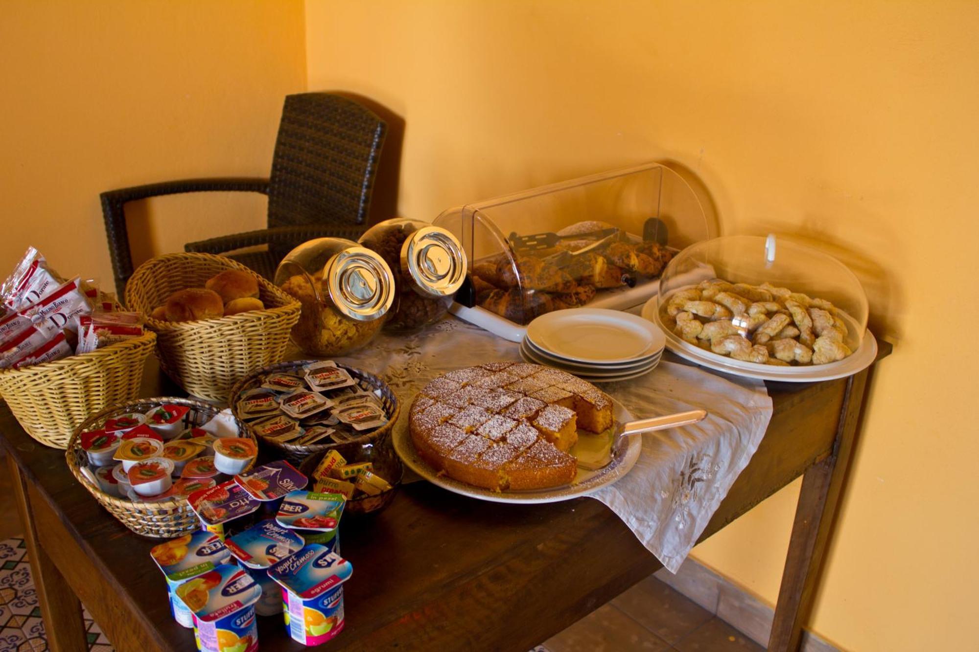 Hotel Arcangelo - Salina ซานตา มาริน่า ซาลินา ภายนอก รูปภาพ