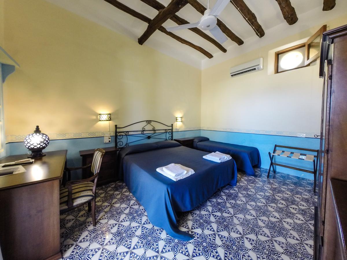 Hotel Arcangelo - Salina ซานตา มาริน่า ซาลินา ภายนอก รูปภาพ