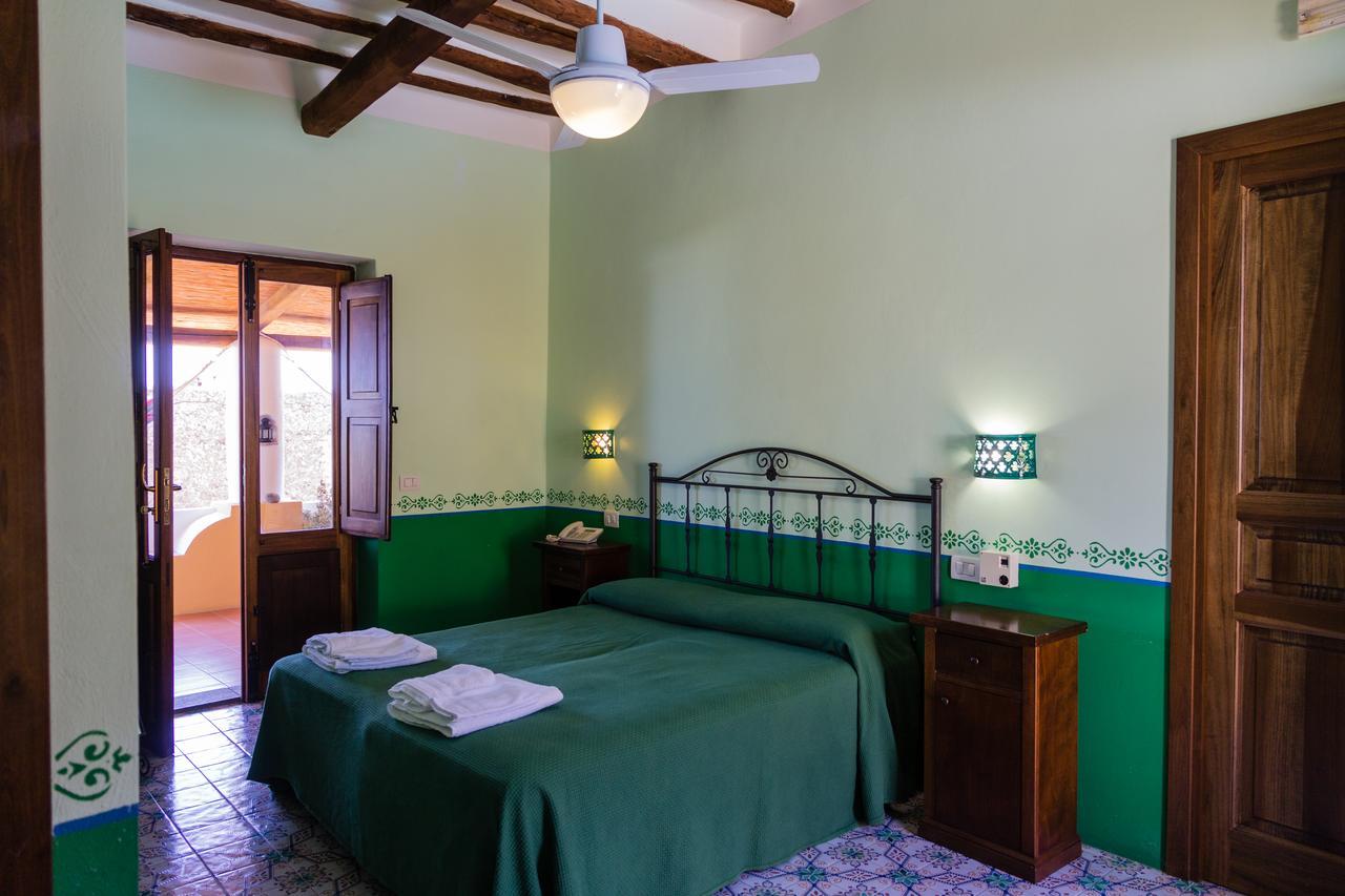Hotel Arcangelo - Salina ซานตา มาริน่า ซาลินา ภายนอก รูปภาพ