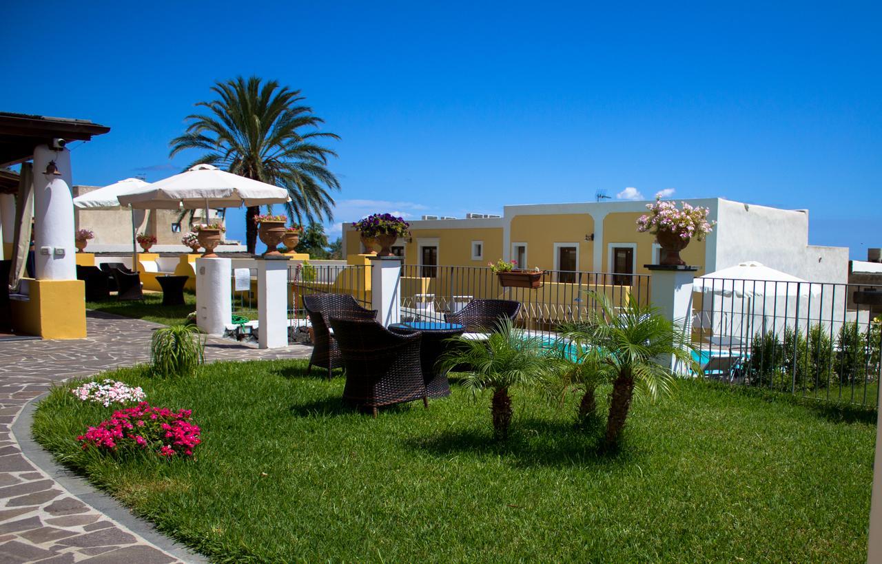 Hotel Arcangelo - Salina ซานตา มาริน่า ซาลินา ภายนอก รูปภาพ