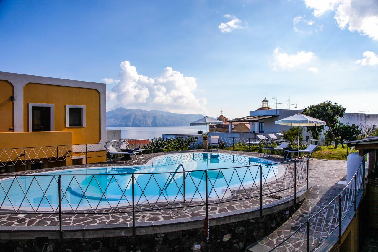 Hotel Arcangelo - Salina ซานตา มาริน่า ซาลินา ภายนอก รูปภาพ